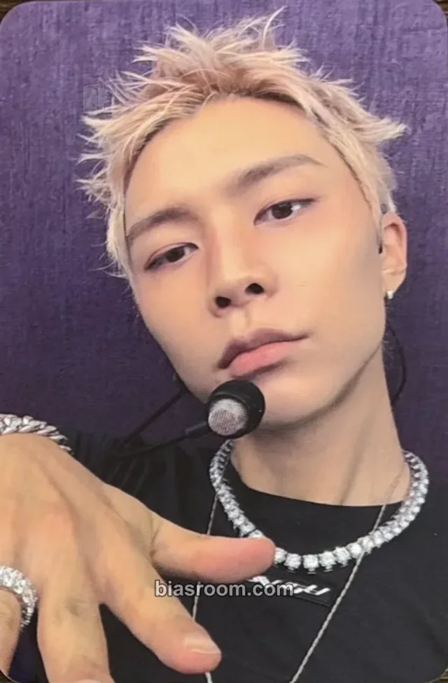 Johnny NCT 127 BLINGY K-pop photocard