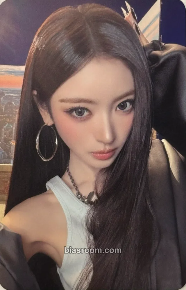 Anna MEOVV GO HARD K-pop photocard