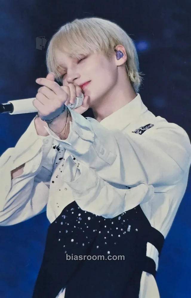 Huening Kai TOMORROW X TOGETHER Act: Tomorrow In Japan (Blu-Ray & Digital Code) K-pop photocard