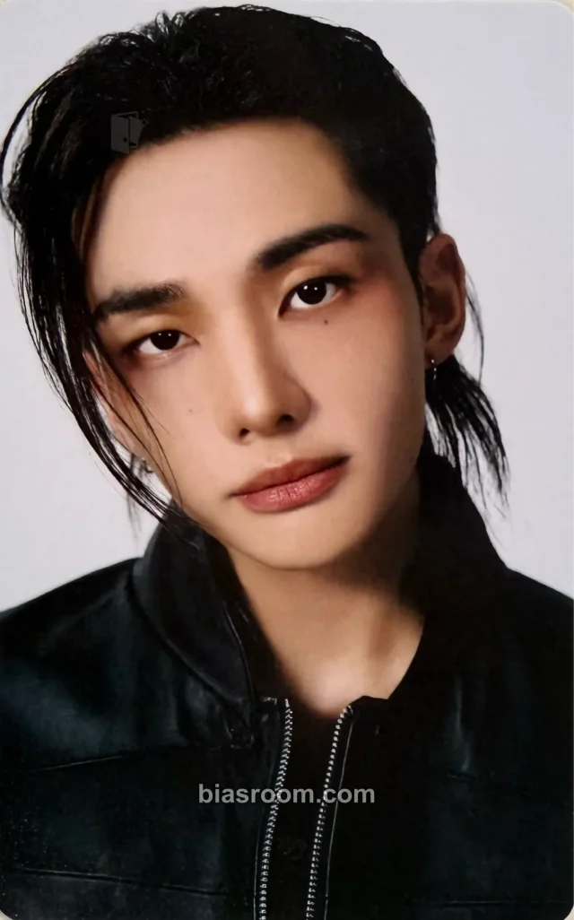 Hyunjin Stray Kids JYP Flagship Tokyo K-pop photocard