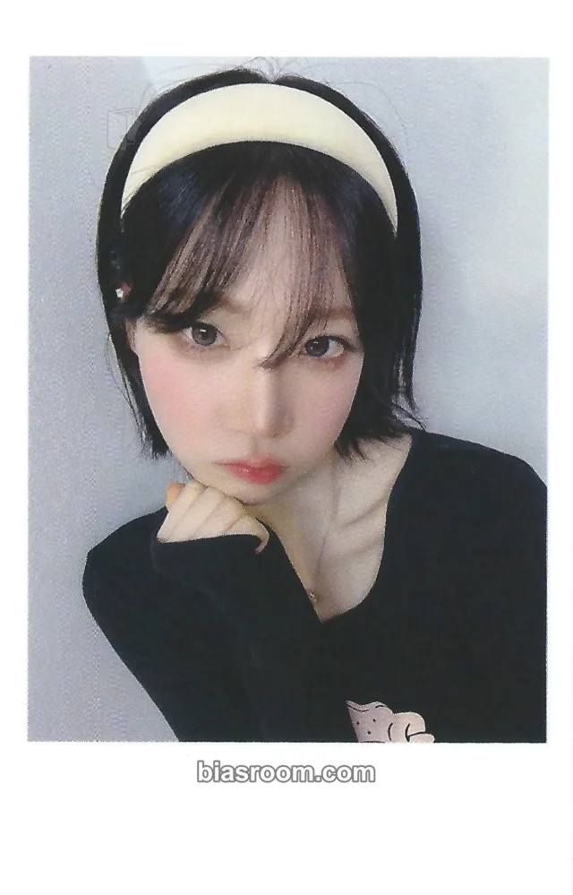 Nakyoung tripleS Beyond Beauty K-pop photocard