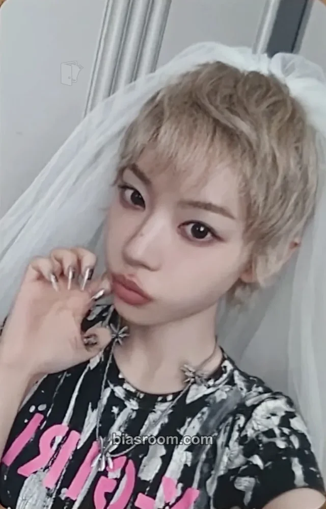 Moka ILLIT MAMIHLAPINATAPAI K-pop photocard