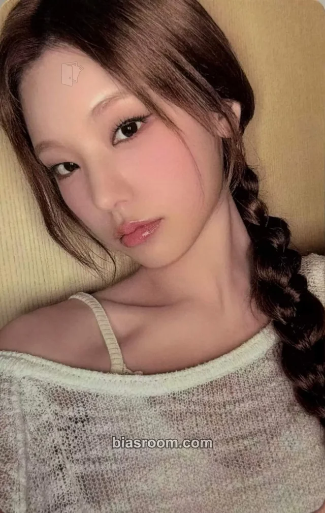 Yeji ITZY Motto K-pop photocard