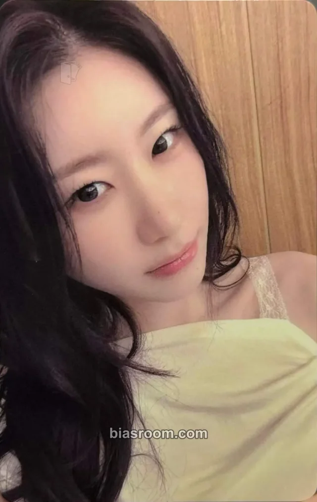 Chaeryeong ITZY Motto K-pop photocard