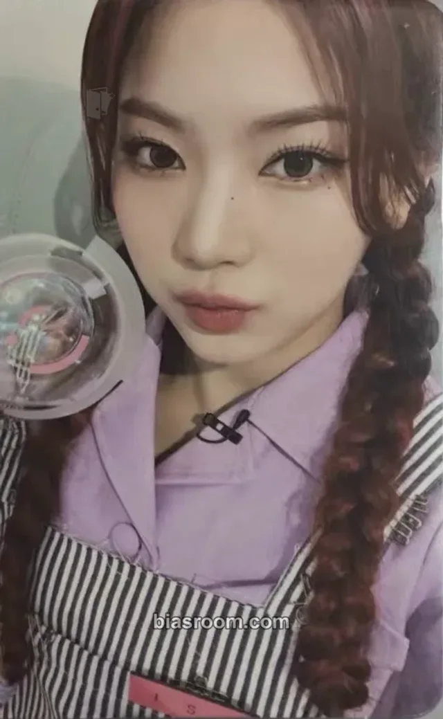 Isa STAYC 2023 STAYC Fanmeeting ‘SWITH Gelato Factory’ K-pop photocard