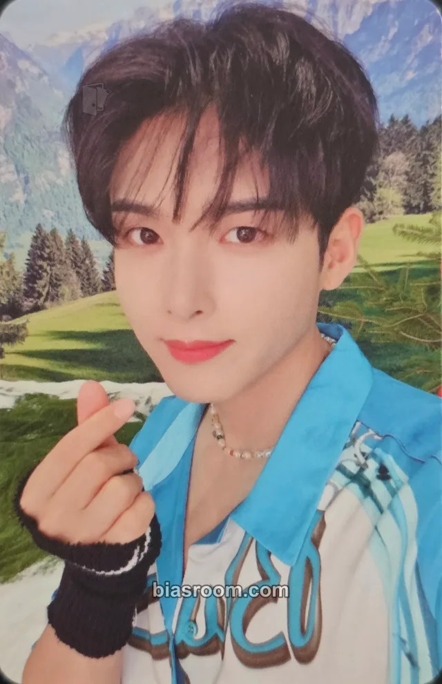 Ryeowook SUPER JUNIOR 2022 Winter SMTOWN: SMCU Palace K-pop photocard