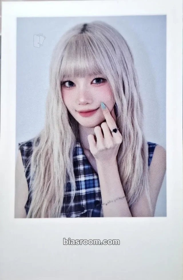 Yooyeon tripleS LOVE&POP pt.1 K-pop photocard