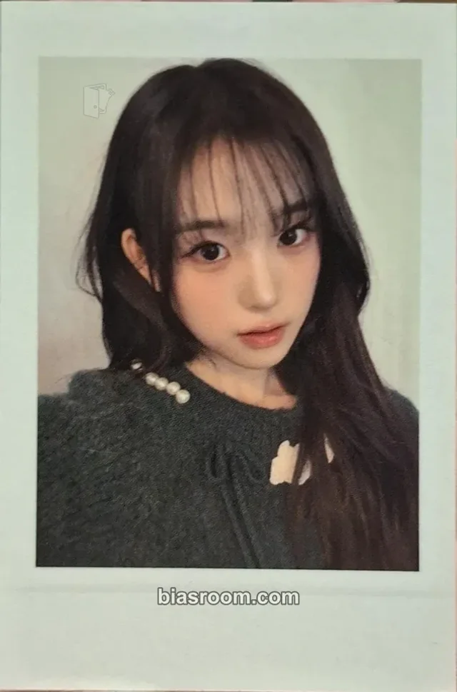 Jiyeon tripleS Beyond Beauty K-pop photocard