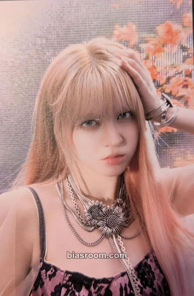 Lily NMIXX Strange Muse K-pop photocard