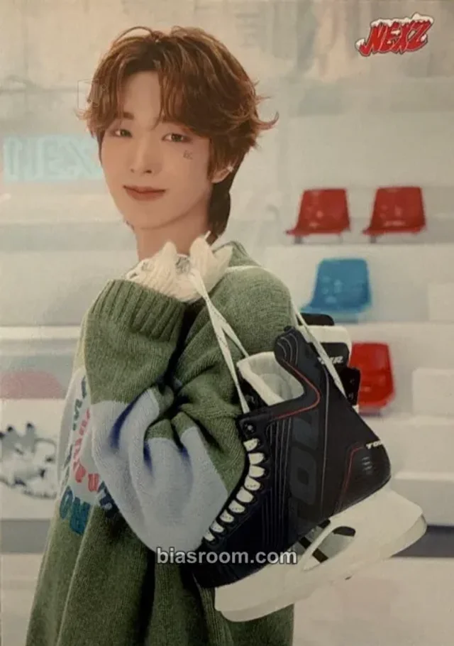 Photocard K-pop Tomoya NEXZ JYP JAPAN POPUP STORE 2024