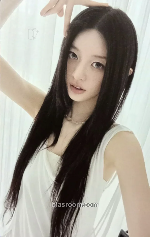 Minju ILLIT BREAK EVEN K-pop photocard