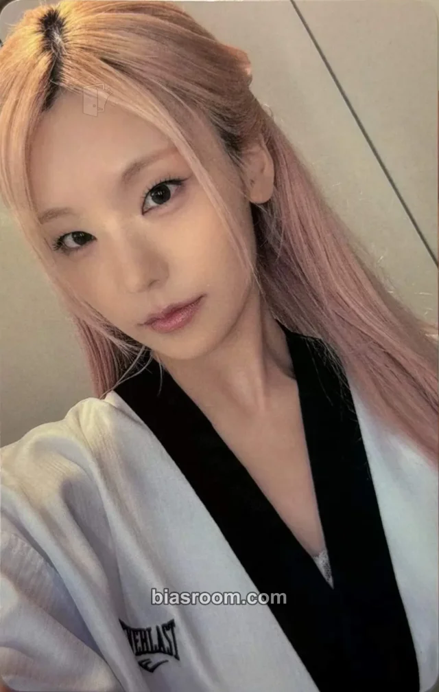Photocard K-pop de Yeji ITZY Motto