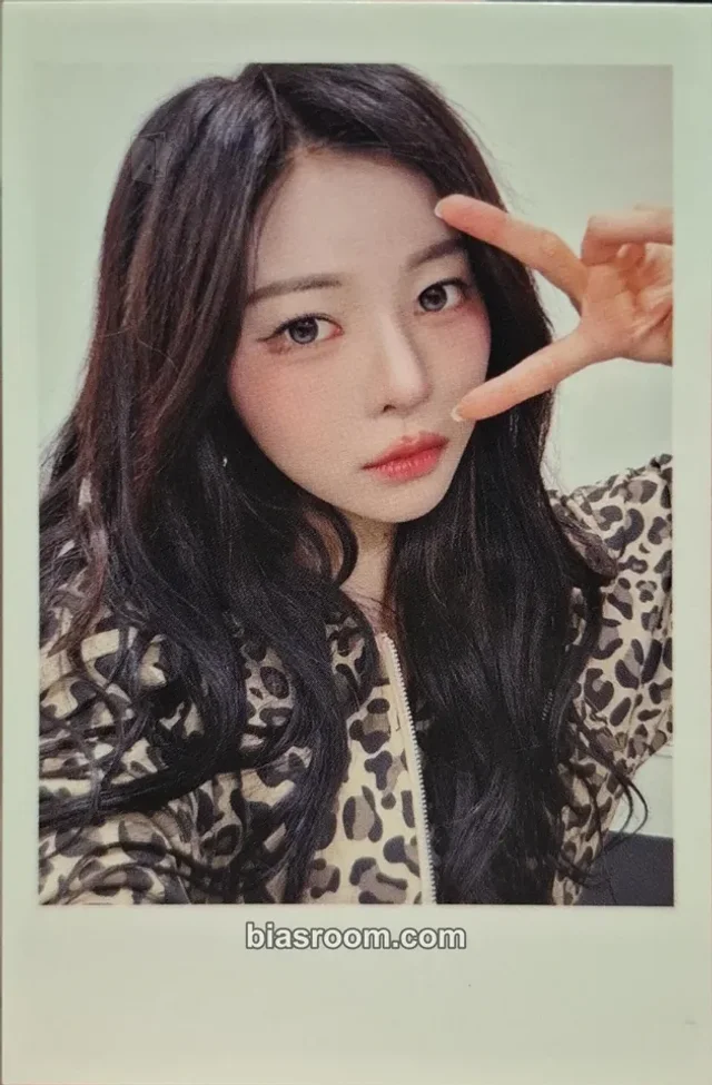 Dahyun tripleS Beyond Beauty K-pop photocard