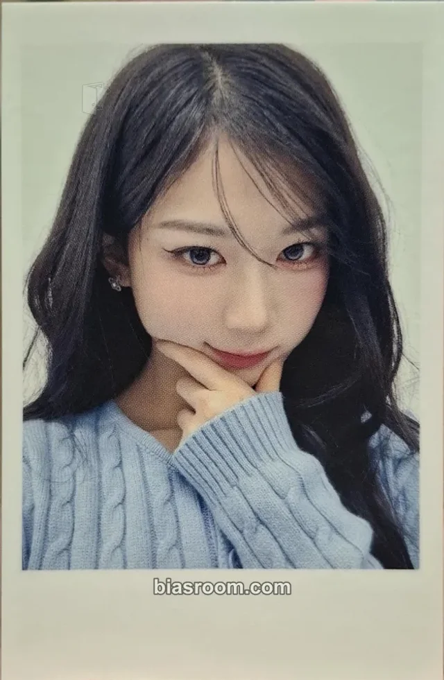 Kaede tripleS Beyond Beauty K-pop photocard