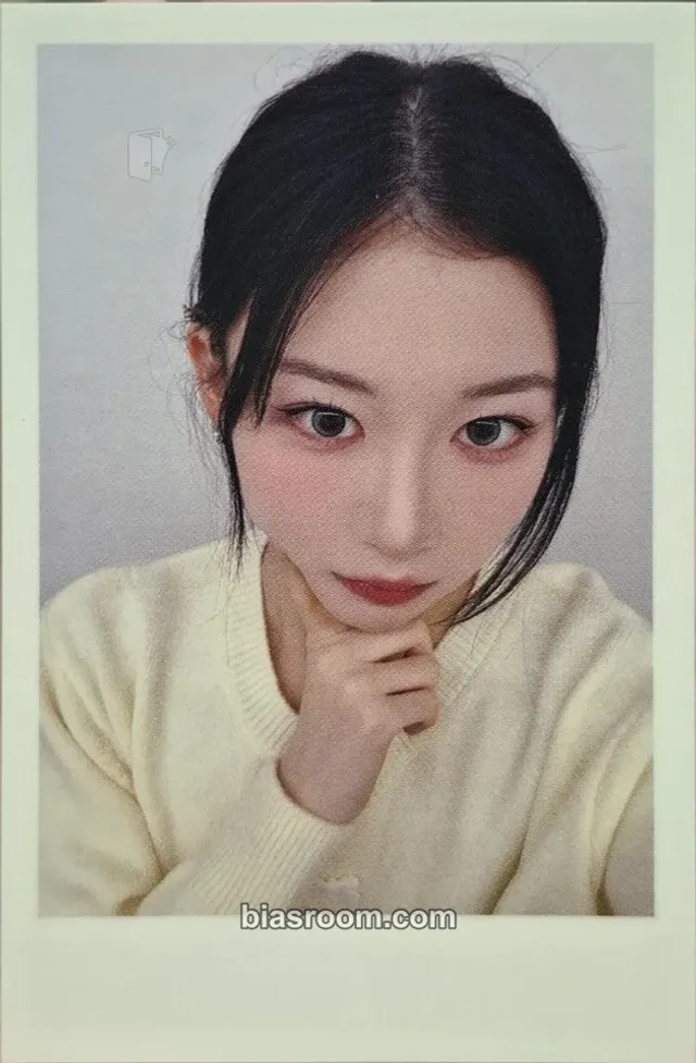 Kaede tripleS Beyond Beauty K-pop photocard