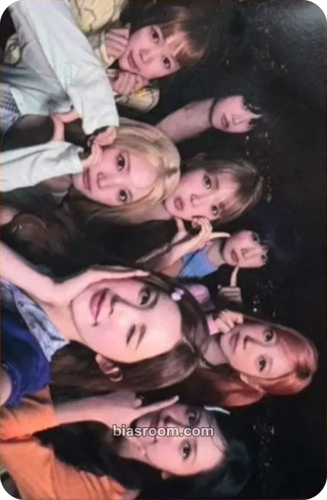 Photocard K-pop Hearts2Hearts ICONIC HEART