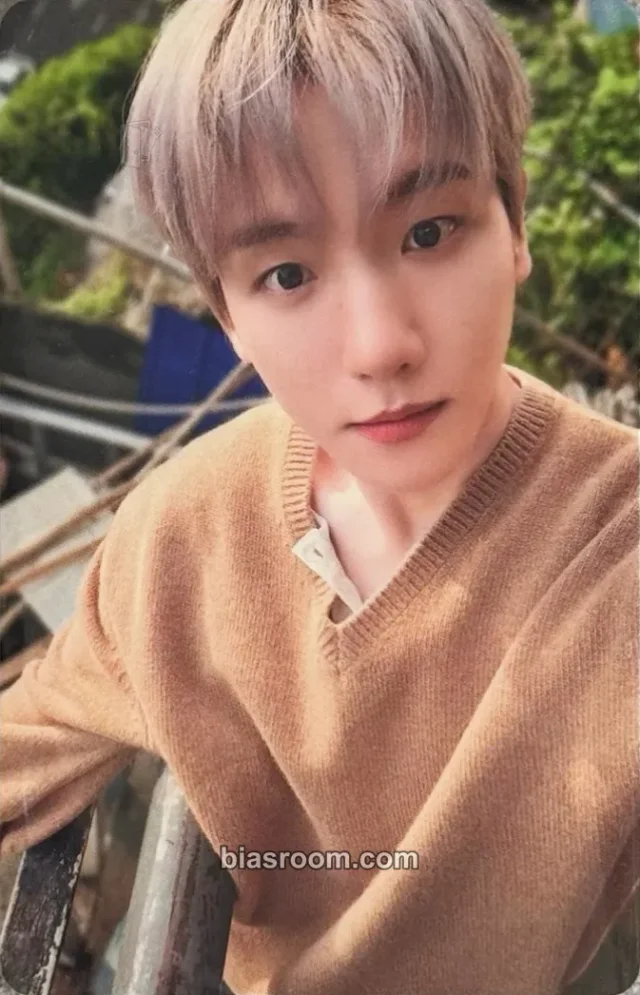 Baekhyun EXO BAEKHYUN CHINA PHOTOBOOK 'Chongqing Edition' K-pop photocard