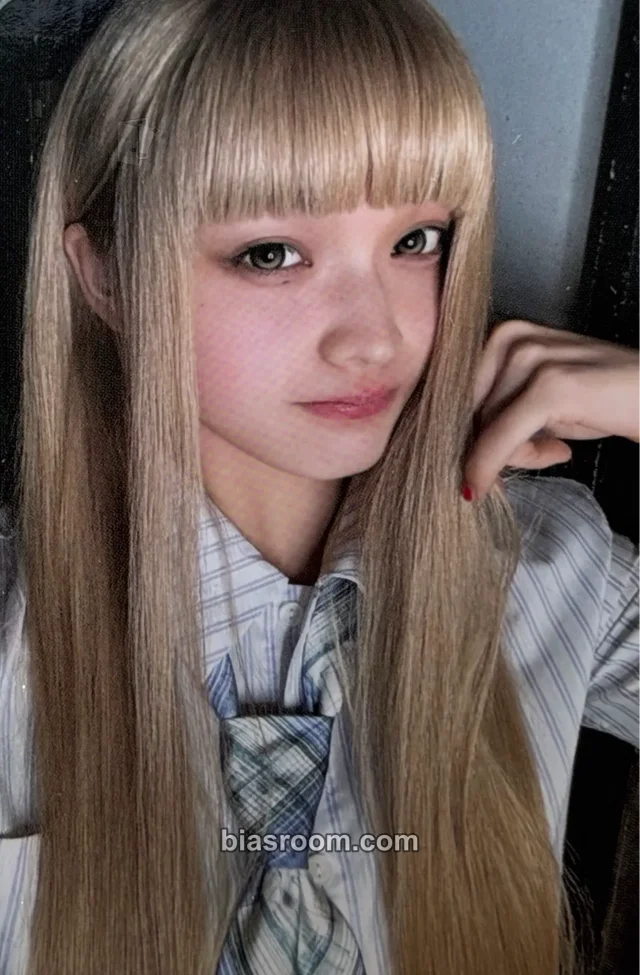Iroha ILLIT BREAK EVEN K-pop photocard