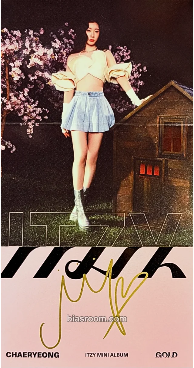 Chaeryeong ITZY GOLD K-pop photocard
