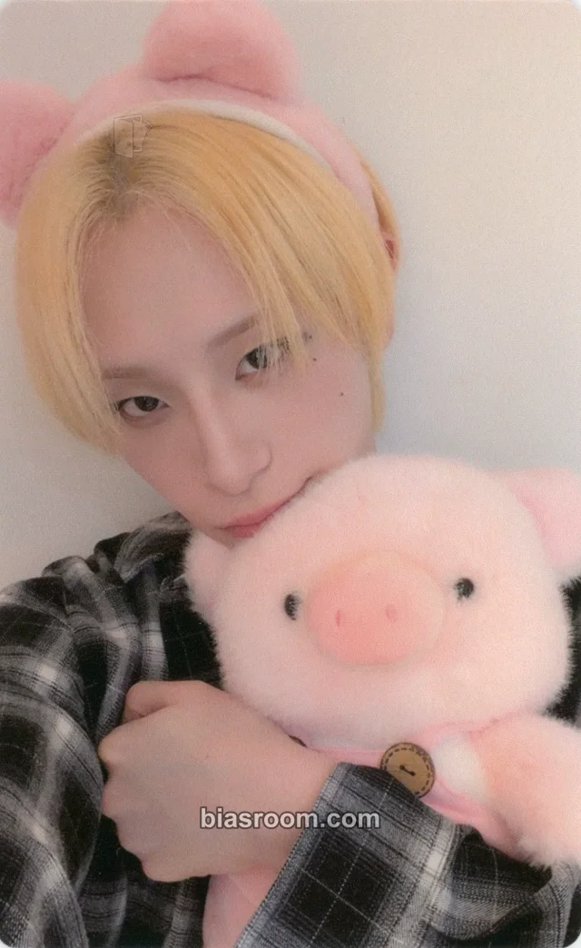 Haru XLOV I, God K-pop photocard