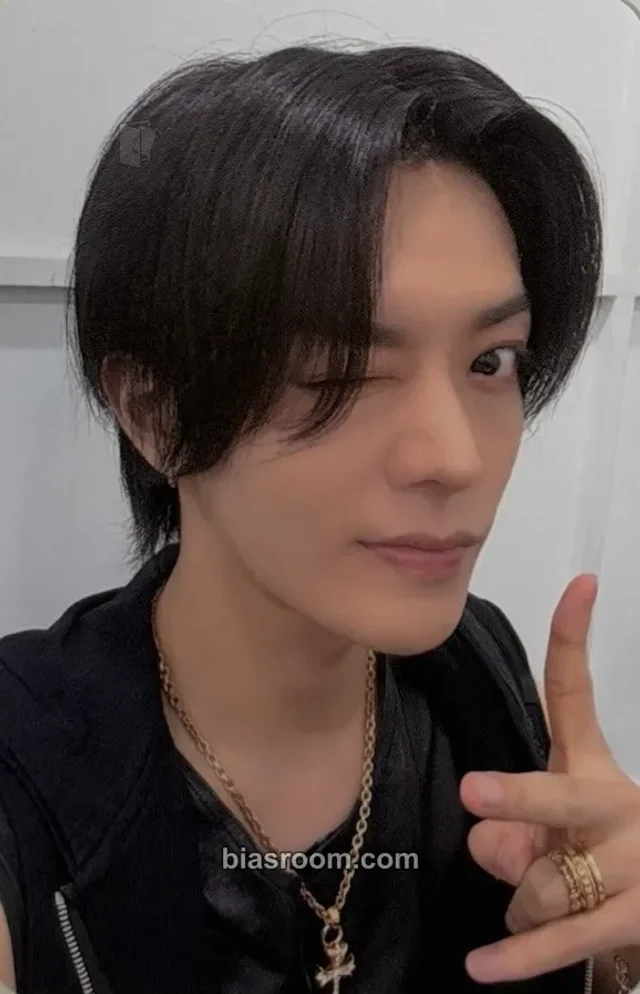 Yuta NCT 127 BLINGY K-pop Photocard