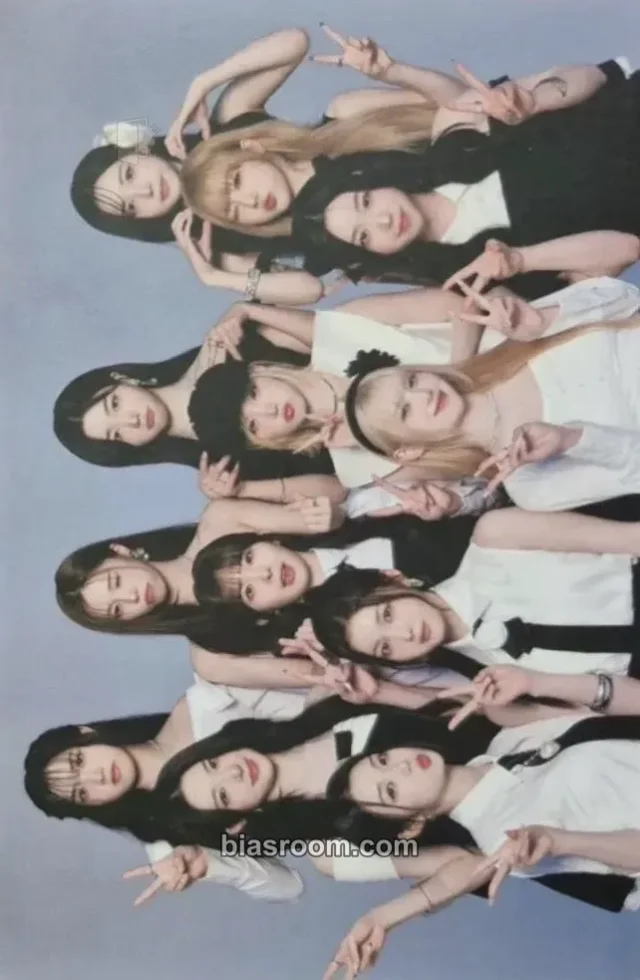 tripleS Assemble25 K-pop photocard