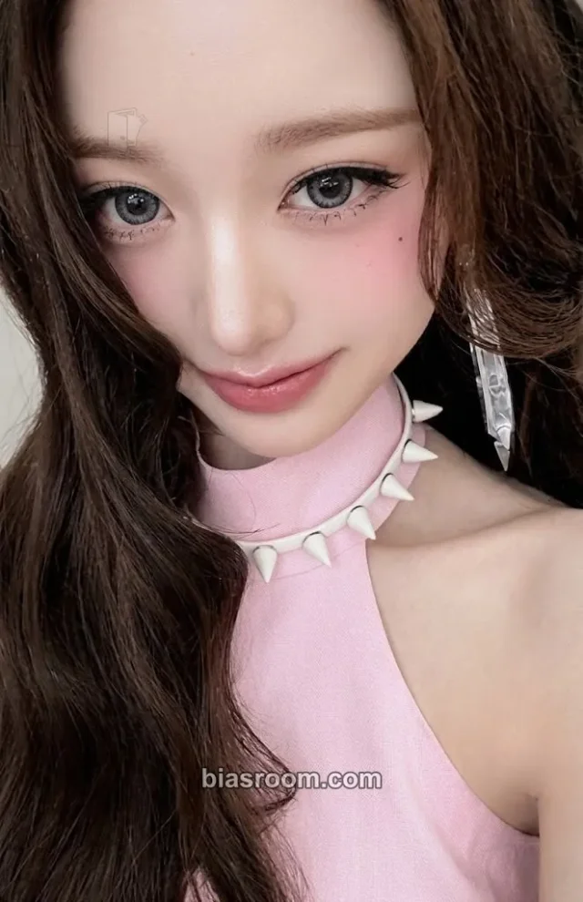 Wonyoung IVE Looks Can Kill K-pop photocard