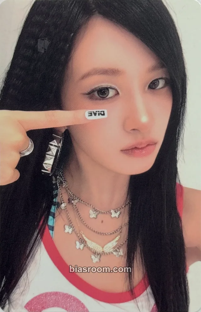 Yujin IVE Looks Can Kill K-pop photocard