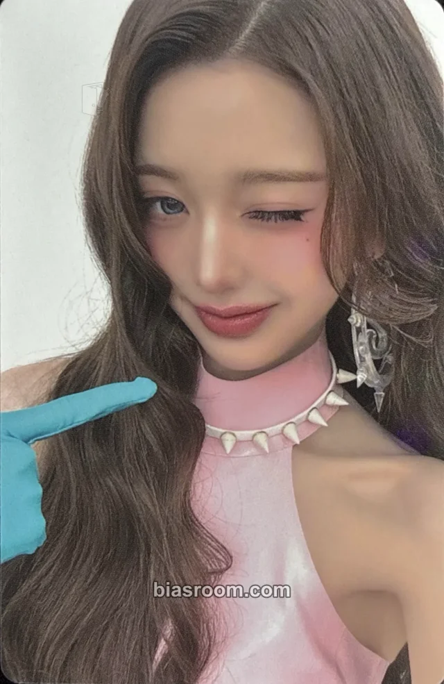 Wonyoung IVE Looks Can Kill K-pop photocard