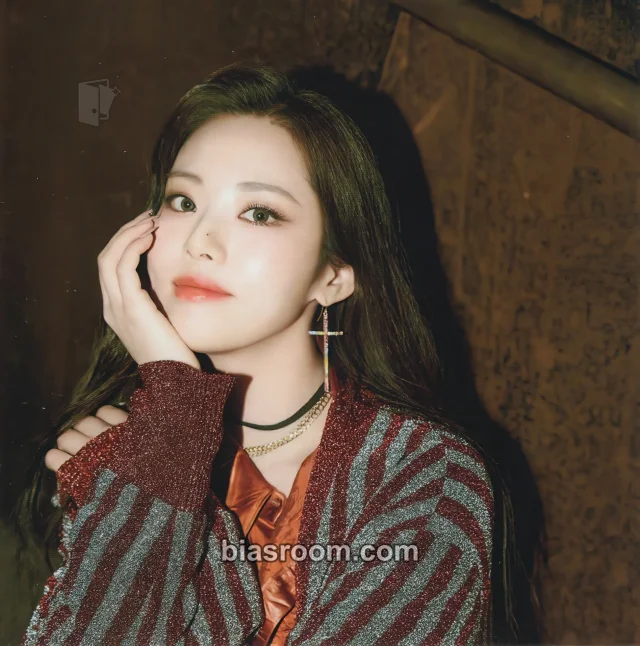 Jiwon fromis_9 Midnight Guest K-pop photocard