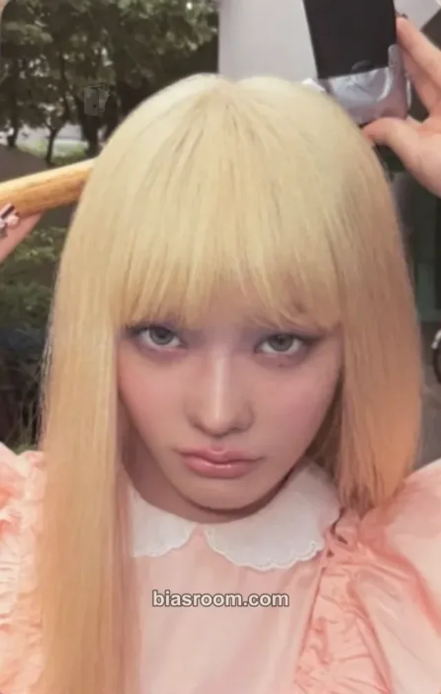 Iroha ILLIT BREAK EVEN K-pop Photocard