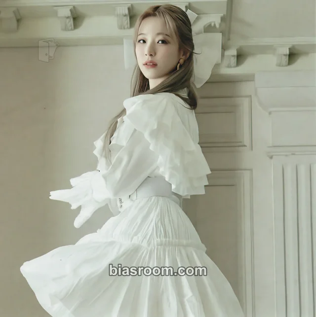 Jiheon fromis_9 Midnight Guest K-pop photocard