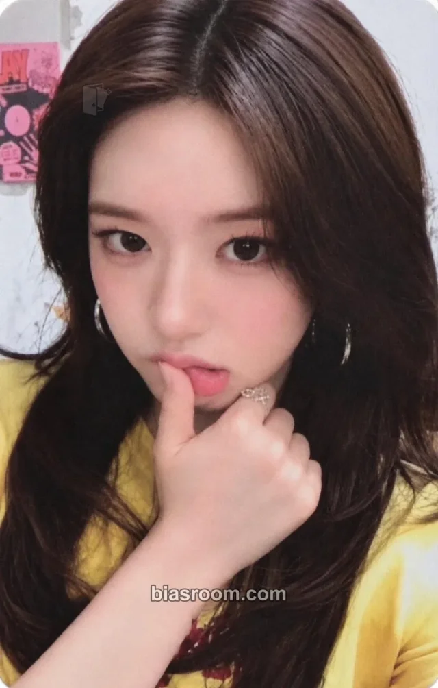 Yujin IVE Looks Can Kill K-pop photocard