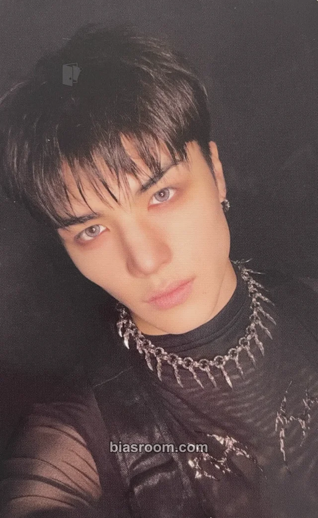 Maki &TEAM Mark on Me K-pop photocard