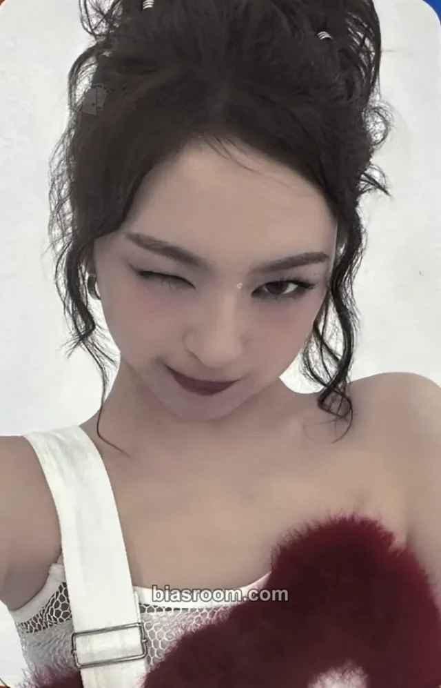 Photocard K-pop de Chiquita BABYMONSTER HOT SAUCE