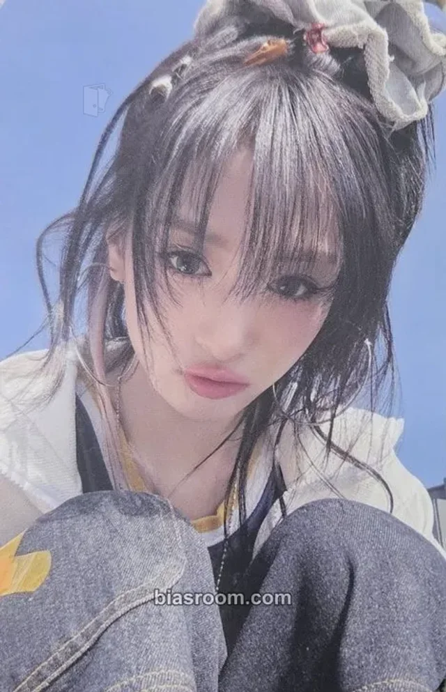 Photocard K-pop de Ahyeon BABYMONSTER HOT SAUCE