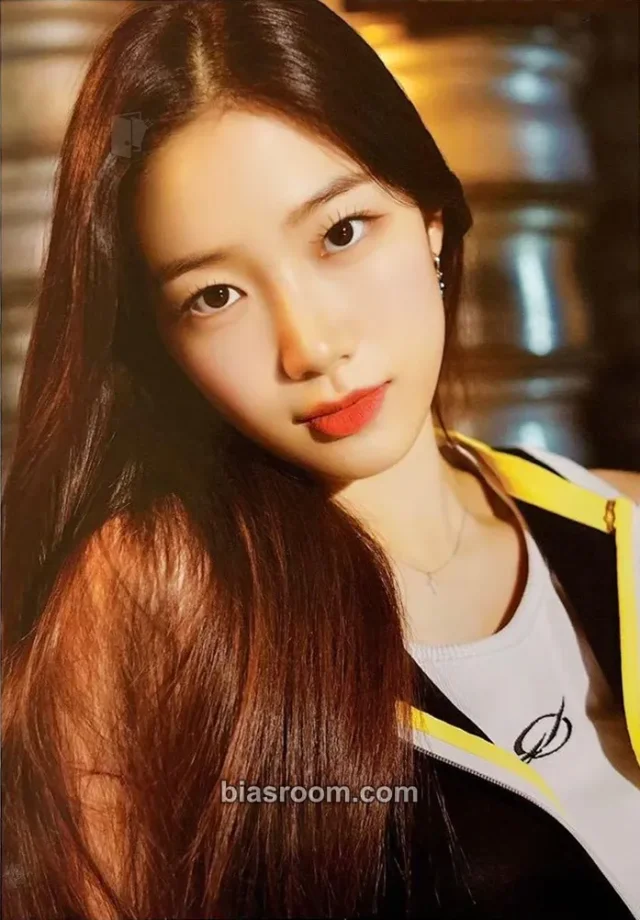 Kazuha LE SSERAFIM 'Fearnada' 2023 S/S  K-pop Photocard